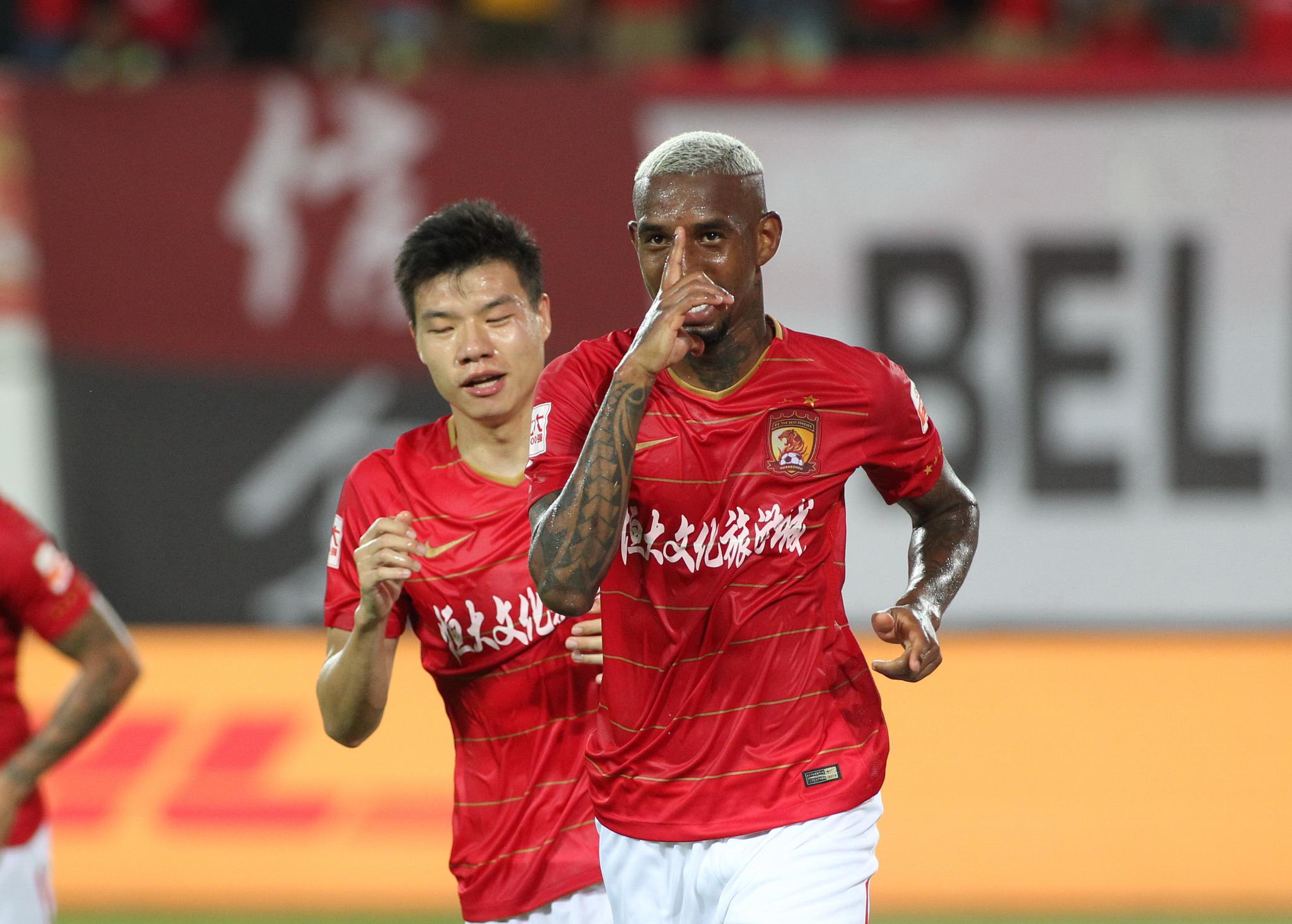 清晨中超传出新动向；本菲卡绝杀压哨；管理层表态：气氛紧张；心理建设被强调的简单介绍