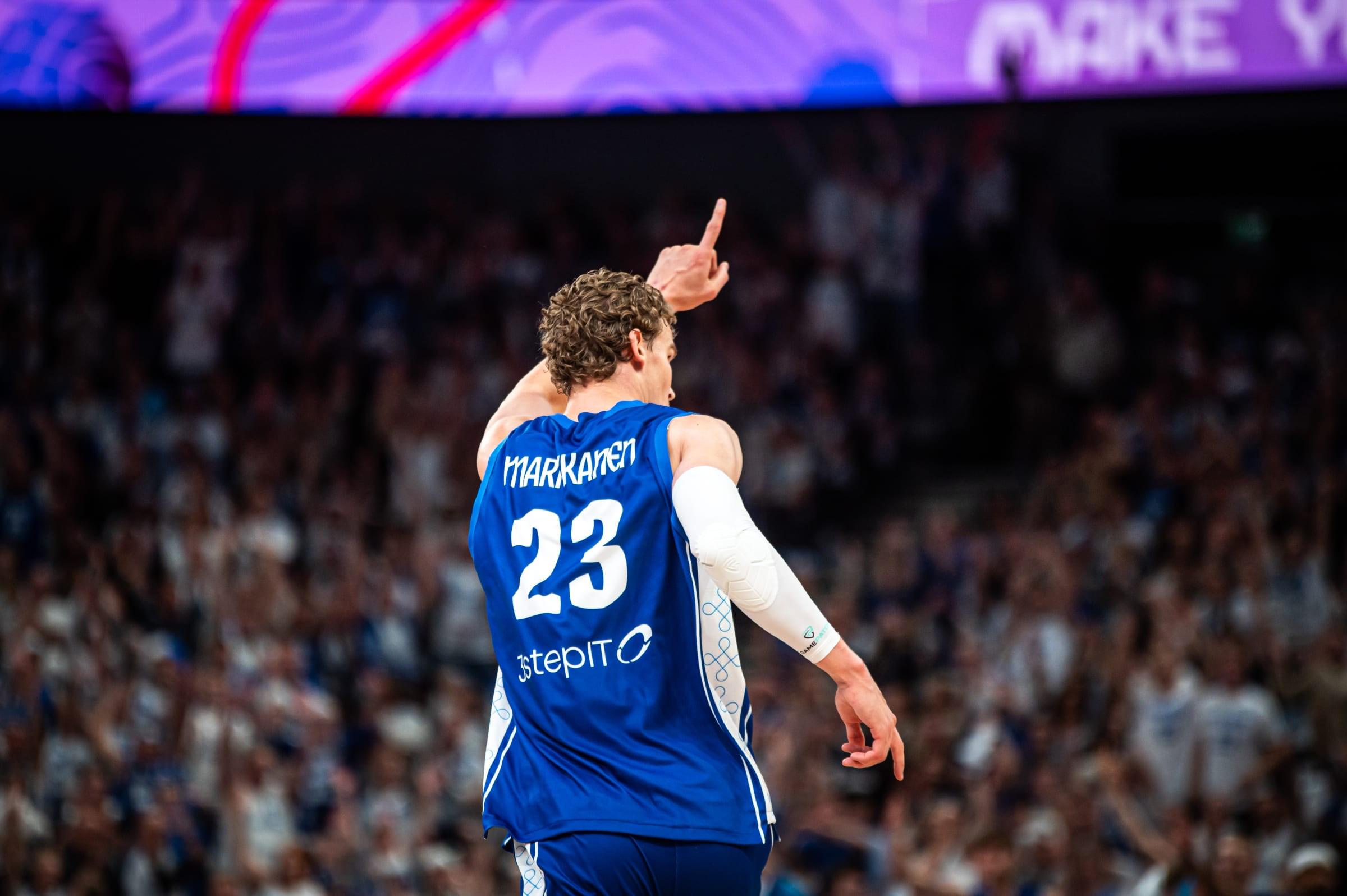 波特兰开拓者围绕欧篮联回应争议密尔沃基雄鹿赛前手感冰凉，连对手都承认：上海申花外线爆发备战英超的简单介绍